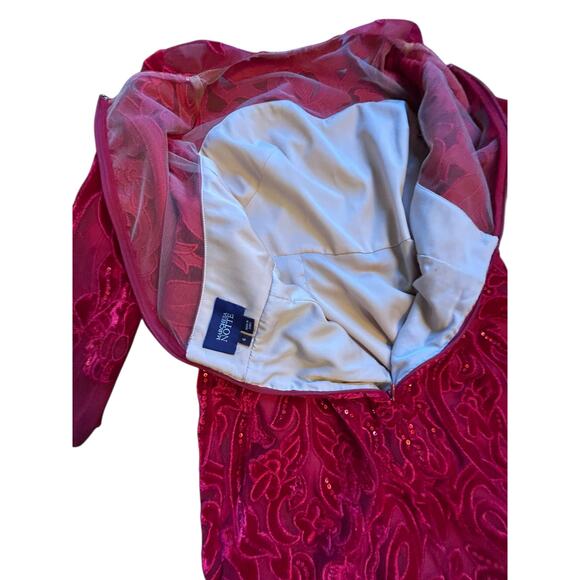 Marchesa Notte Red Velvet Sequin Evening Gown - Size 6 - Picture 12 of 16